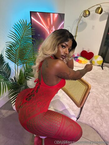 may / mayhoekage nude photo #3