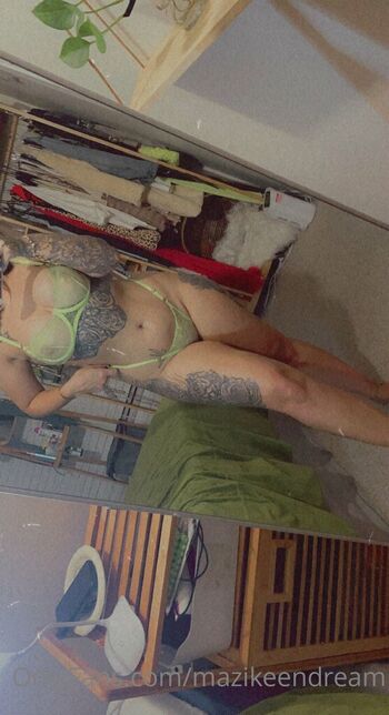 Mazikeendrea / mazikeendream nude photo #3