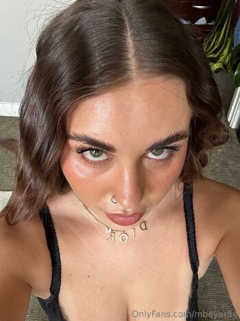 Mi / mbeyer54 nude photo #3