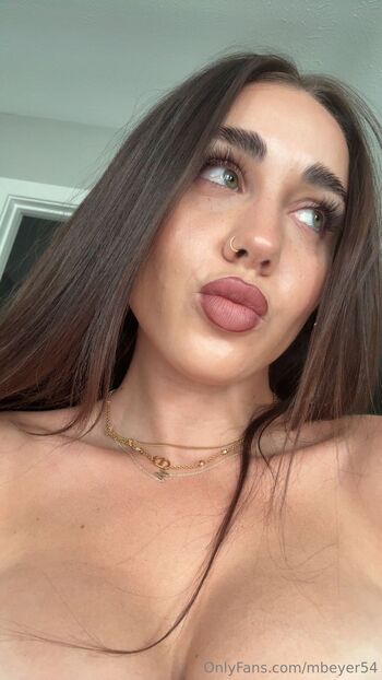 Mi / mbeyer54 nude photo #18