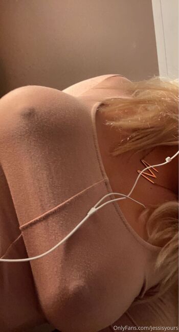 Jesslove / megggggx nude photo #22