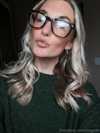 megnfi / megnfit nude photo #22