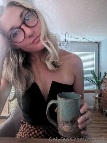 megnfi / megnfit nude photo #26