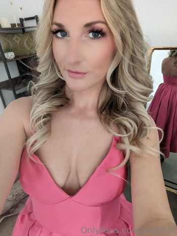 megnfi / megnfit nude photo #33