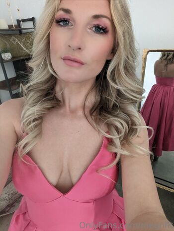 megnfi / megnfit nude photo #36