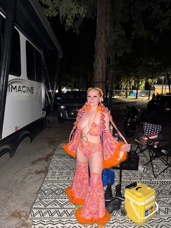 me / megsfreeluxe nude photo #8