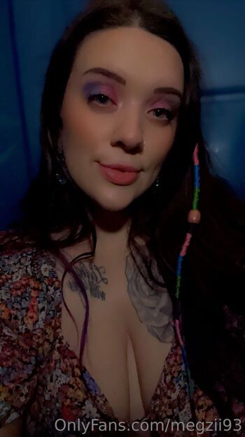 Melody Moo / megzii93 nude photo #11