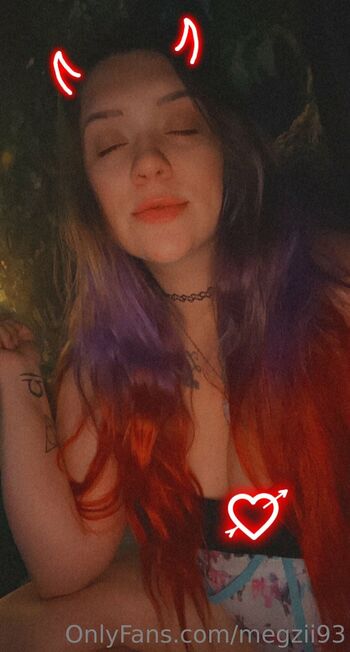 Melody Moo / megzii93 nude photo #15