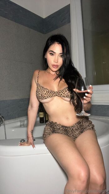 Mel G / melgfit nude photo #3