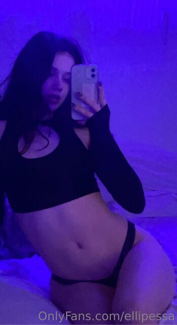 Melli / melliele1 nude photo #12