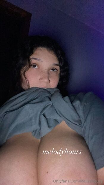 Mel / melodyhours nude photo #10