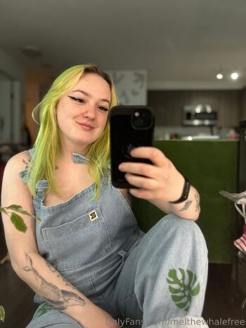 Mel Free Page / melthewhalefree / whaleymel nude photo #5