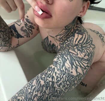 Meяcеdе / mercedesnicht nude photo #17
