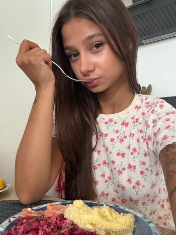 Mia Girl / mia_baby_girl nude photo #17