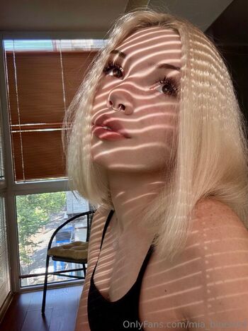 Mia Bluebird / mia_bluebird nude photo #33