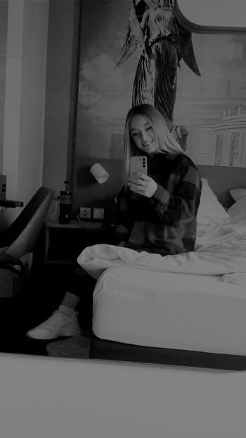 Mia_ganz_priva / mia_ganz_privat nude photo #16