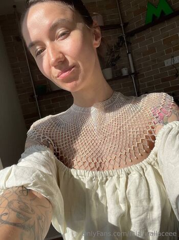 Mia Wallac / mia_wallaceee nude photo #2