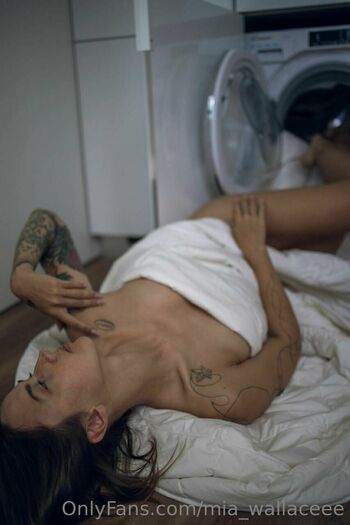 Mia Wallac / mia_wallaceee nude photo #21