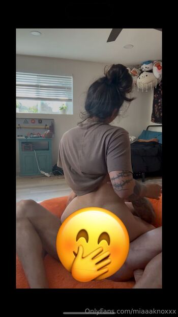 Mia Kno / miaaaknoxxx nude photo #5