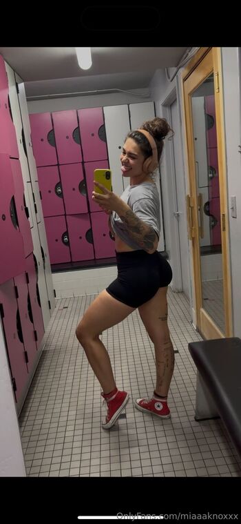 Mia Kno / miaaaknoxxx nude photo #11