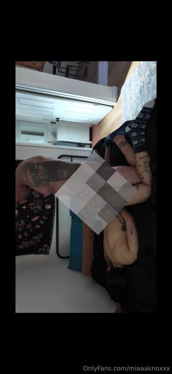 Mia Kno / miaaaknoxxx nude photo #21