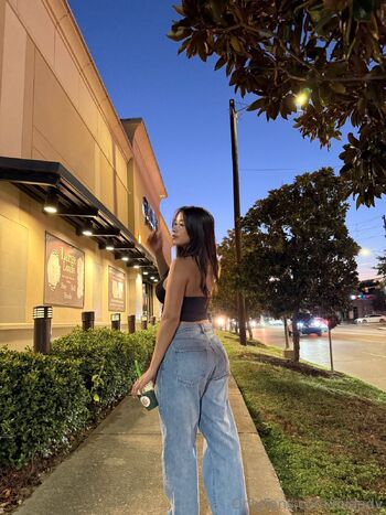 miaadv nude photo #39