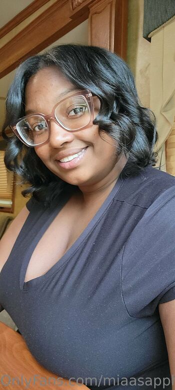 IamAmazonange / miaasapphire2 nude photo #4