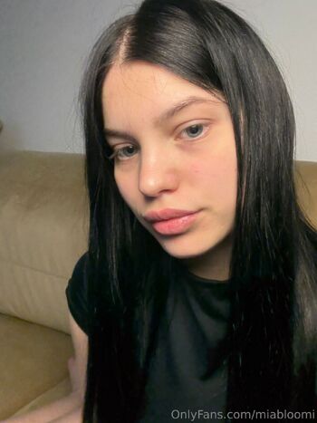 Mia Bloo / miabloomi nude photo #1