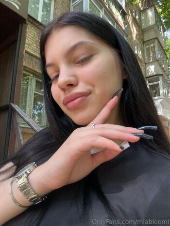 Mia Bloo / miabloomi nude photo #9