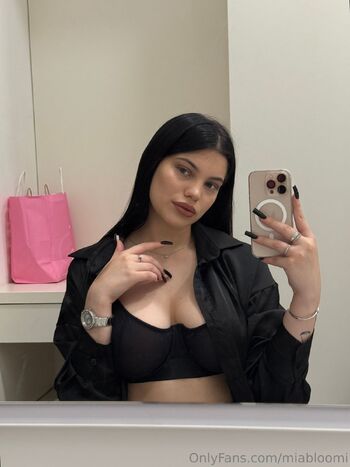 Mia Bloo / miabloomi nude photo #15