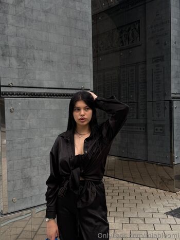 Mia Bloo / miabloomi nude photo #18