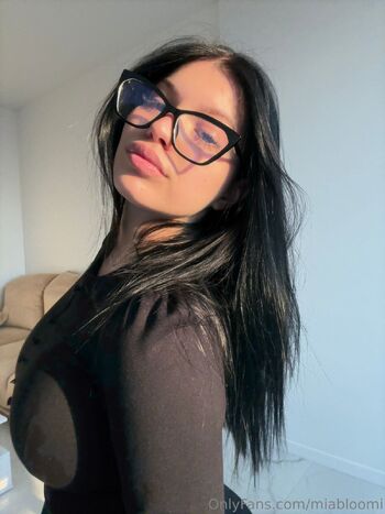 Mia Bloo / miabloomi nude photo #23