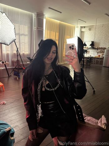 Mia Bloo / miabloomi nude photo #32