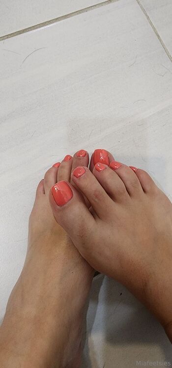 Mia Feetsie / miafeetsies nude photo #1