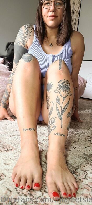 Mia Feetsie / miafeetsies nude photo #8