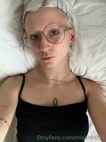 Mia Hear / miahhh099 nude photo #12