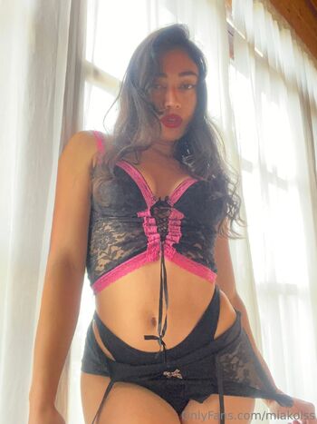 Mia / miakolss nude photo #8
