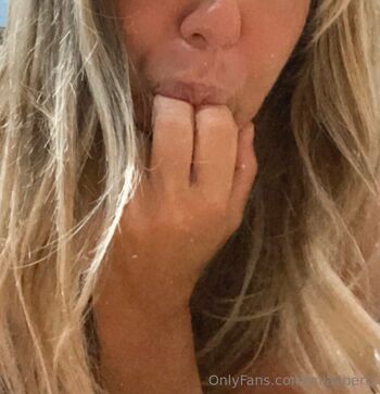 Mialibert / mialiberti nude photo #11