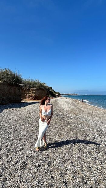 Mia / mianaughtygirl nude photo #2