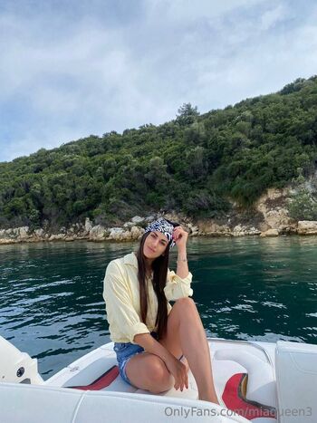OnlyFans / miaqueen3 nude photo #20