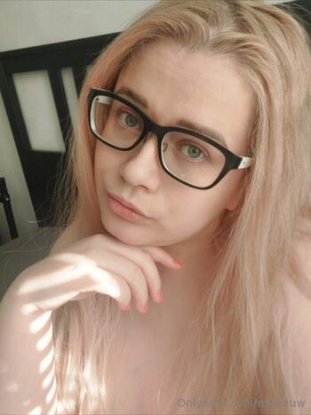 Mia / miareuw nude photo #25