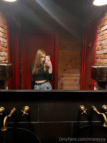 MIa / miareyyy nude photo #3