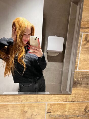MIa / miareyyy nude photo #15