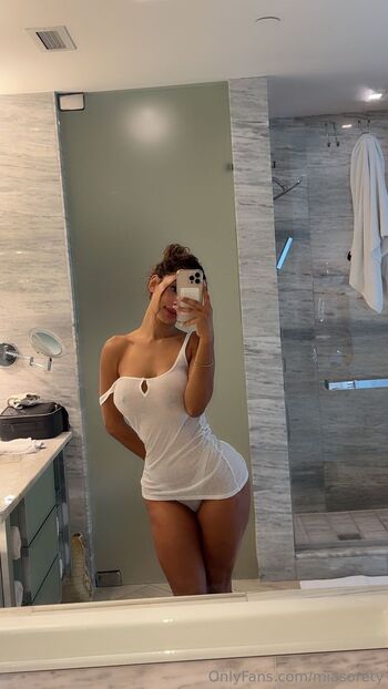 Mia Soret / miasorety nude photo #6