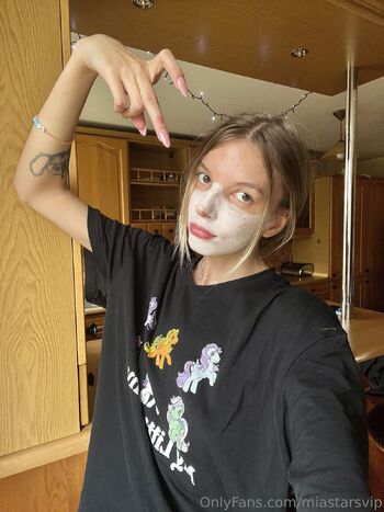 Mi / miastarsvip nude photo #2