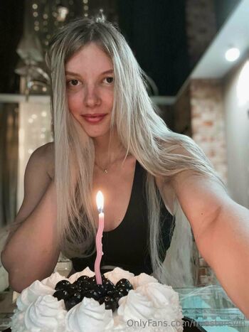 Mi / miastarsvip nude photo #30