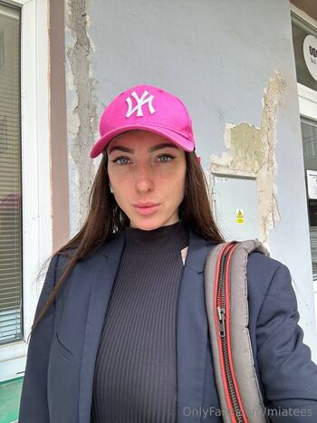 Mia / miatees nude photo #3