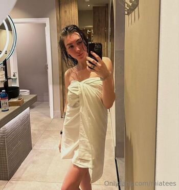 Mia / miatees nude photo #10
