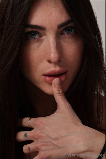 Mia / miatees nude photo #14