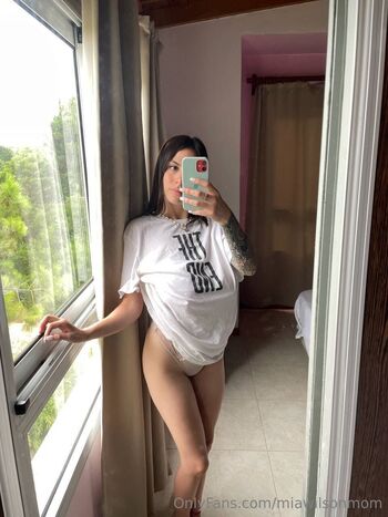 Ema Wilso / miawilsonmom nude photo #1